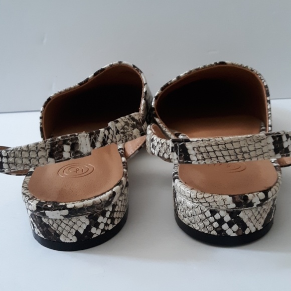 URBAN OUTFITTERS NWOT SNAKE SKIN SLINGBACK - Picture 4 of 8